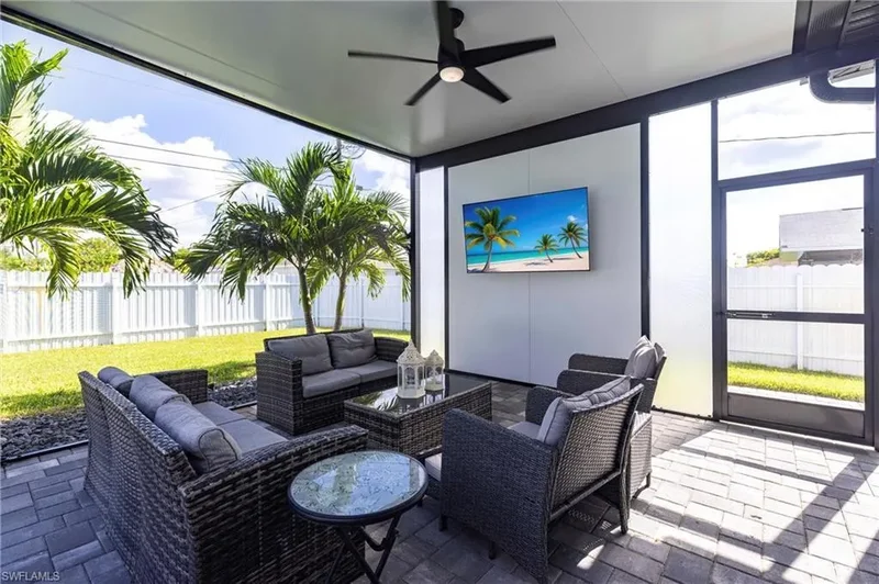 1005 NE 9th TER, Cape Coral, Florida, United States. - Photo 7