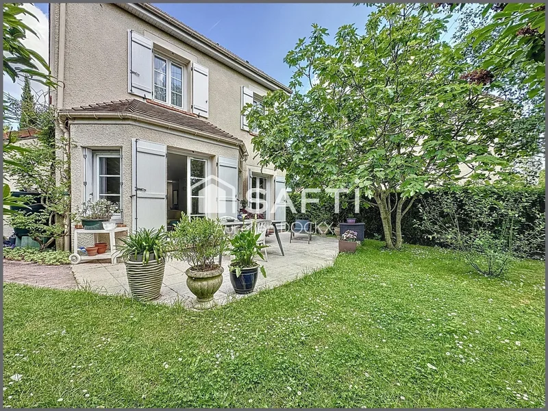 Chelles, Île-de-France, France. - Photo 8