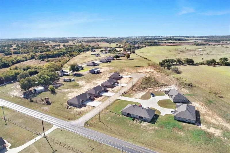 101 Lone Star Road, Poolville, Texas, United States. - Photo 12