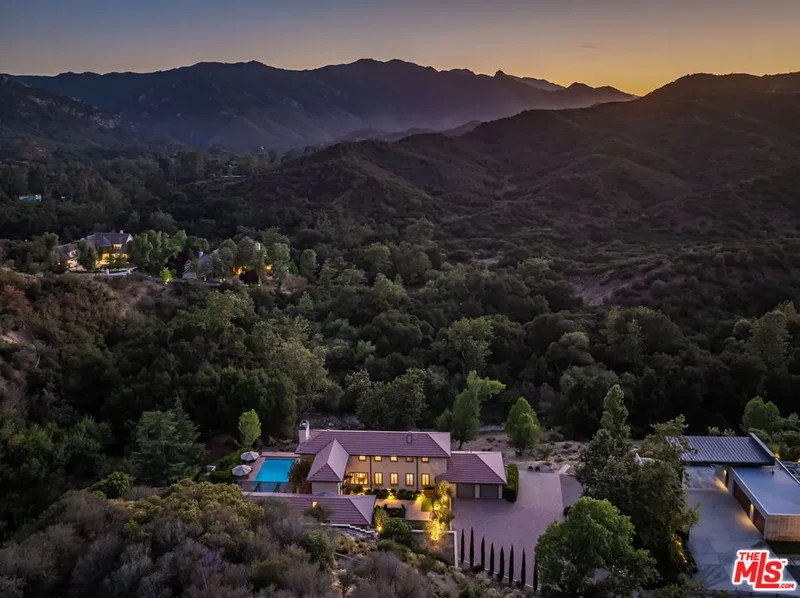 1045 Cold Canyon Road, Hidden Hills, California, United States. - Photo 49