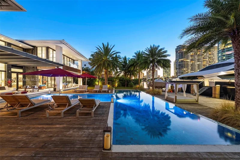 385 Centre Is, Golden Beach, Florida, United States. - Photo 35