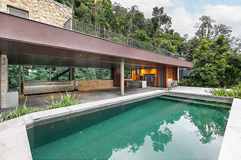 House With Landscaping By Alex Hanazaki In Sítio São Pedro Gated Community