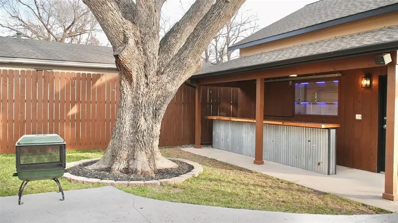 9920 Greenfield Drive, Dallas, Texas, United States. - Photo 33