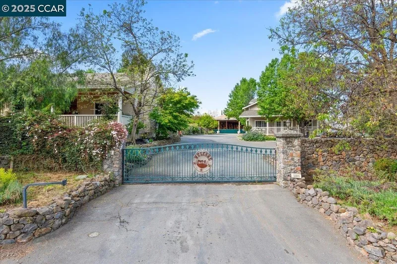 1101 North Gate Road, Walnut Creek, California, United States. - Photo 14