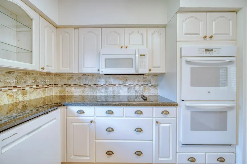 1435 Blue Rd, Coral Gables, Florida, United States. - Photo 18