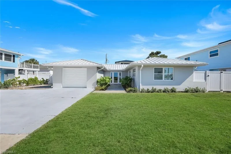 7987, Fort Myers Beach, Florida, United States. - Photo 14