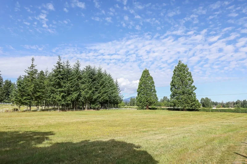 3713 Dove Creek Rd, Courtenay, British Columbia, Canada. - Photo 30