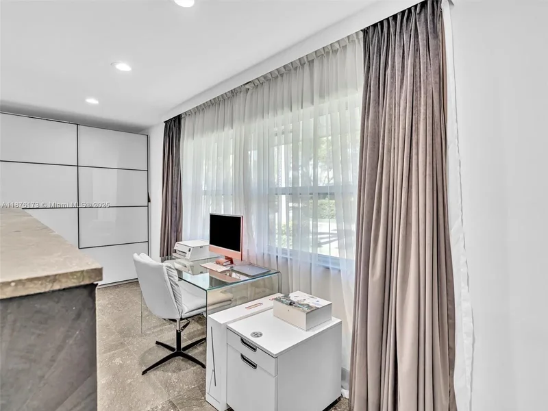 840 S Southlake Dr, Hollywood, Florida, United States. - Photo 23