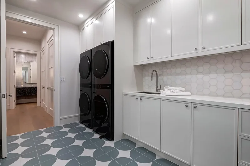 1675 San Remo Drive , Pacific Palisades, CA 90272, Los Angeles, California, United States. - Photo 10