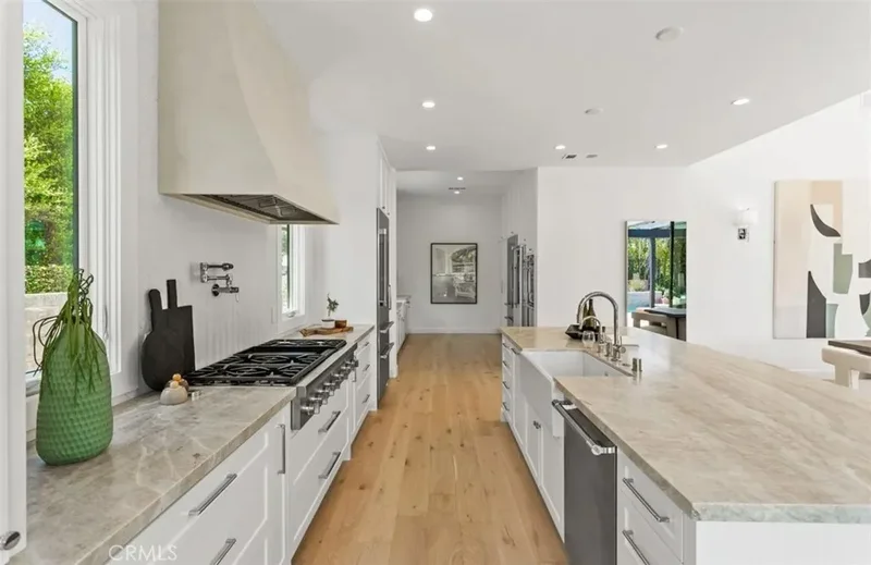 38 Royal Saint George, Newport Beach, California, United States. - Photo 9