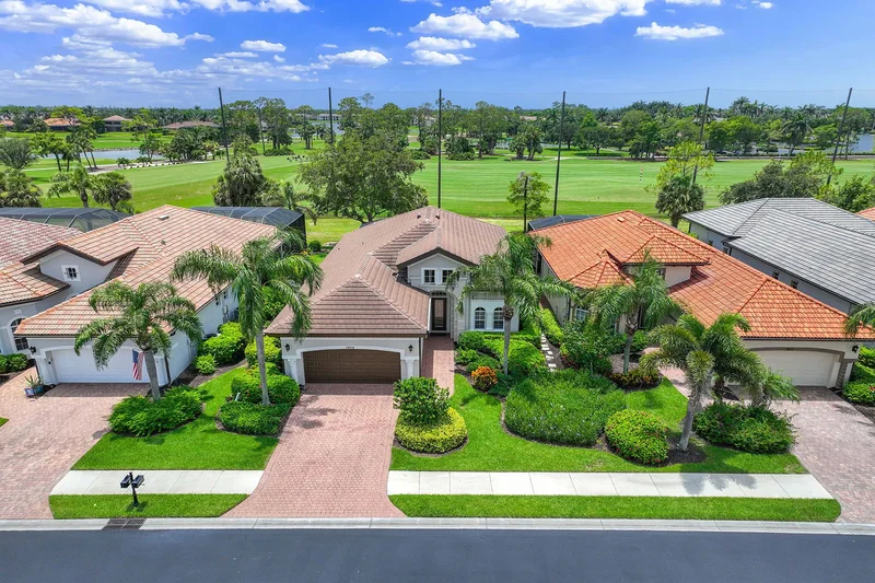 7828 Valencia Court, Naples, FL 34113, Naples, Florida, United States. - Photo 9