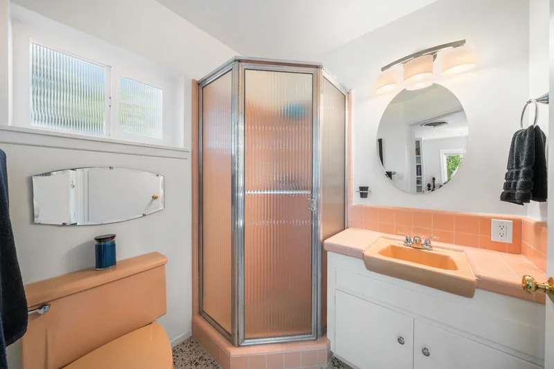 925 Hallmark Drive , Redding, CA 96001, Redding, California, United States. - Photo 14