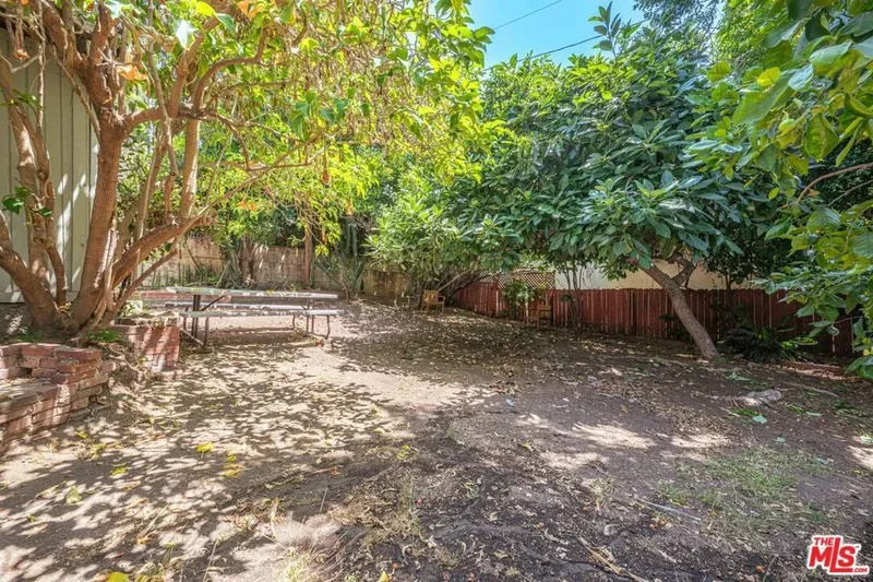 946 Hilldale Avenue, Los Angeles, California, United States. - Photo 23
