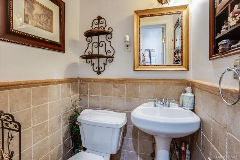 122 Hamilton Road, Hempstead, New York, United States. - Photo 15