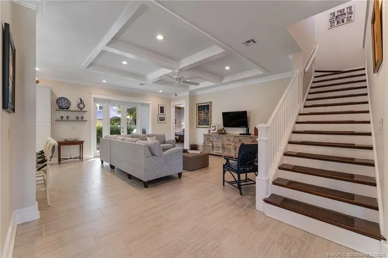 1002 SE Riverside Drive, Stuart, Florida, United States. - Photo 3