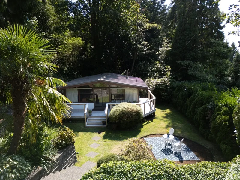 5733 Bluebell Drive, West Vancouver, British Columbia, Canada. - Photo 13