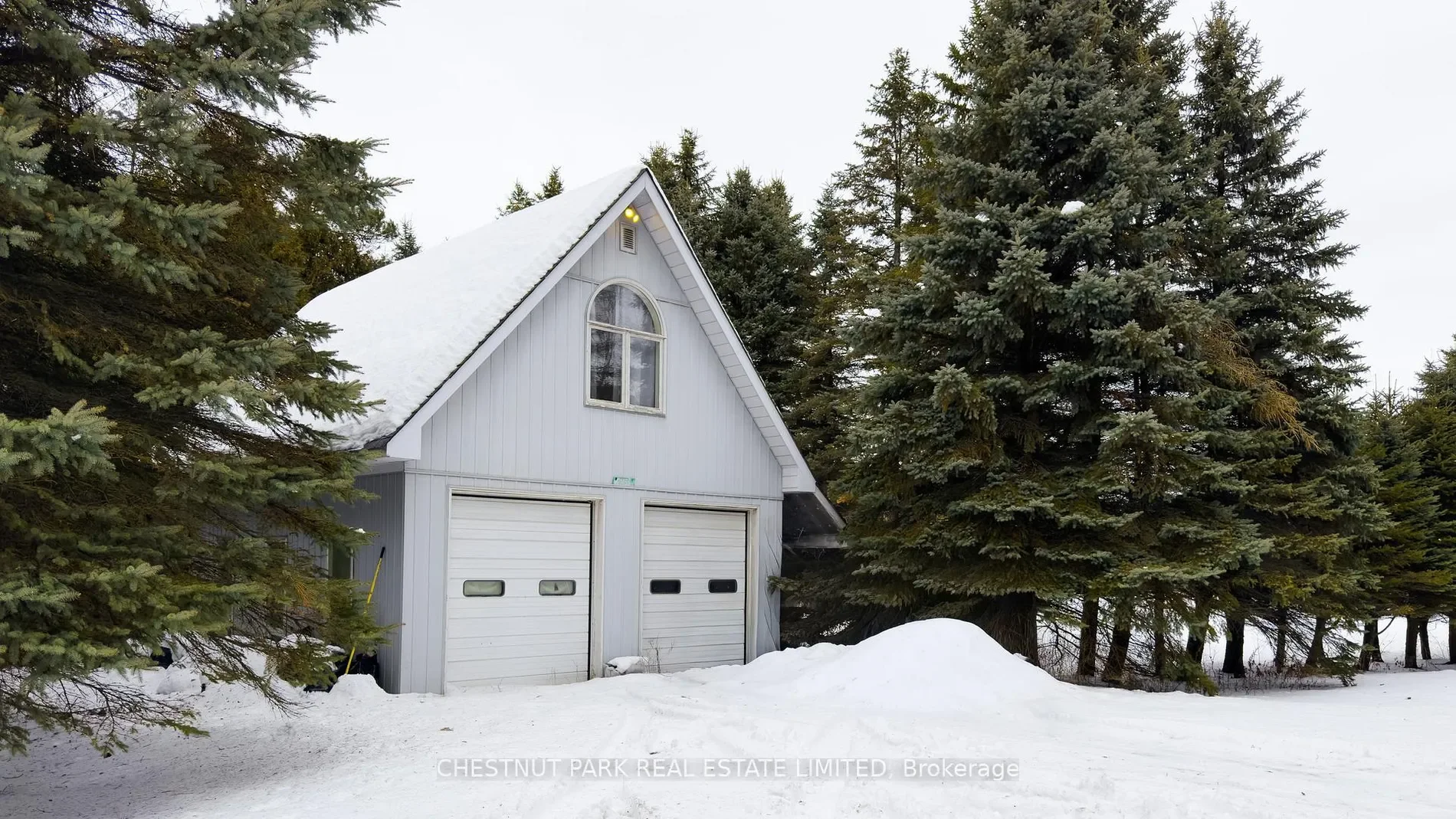 Exterior photo 5