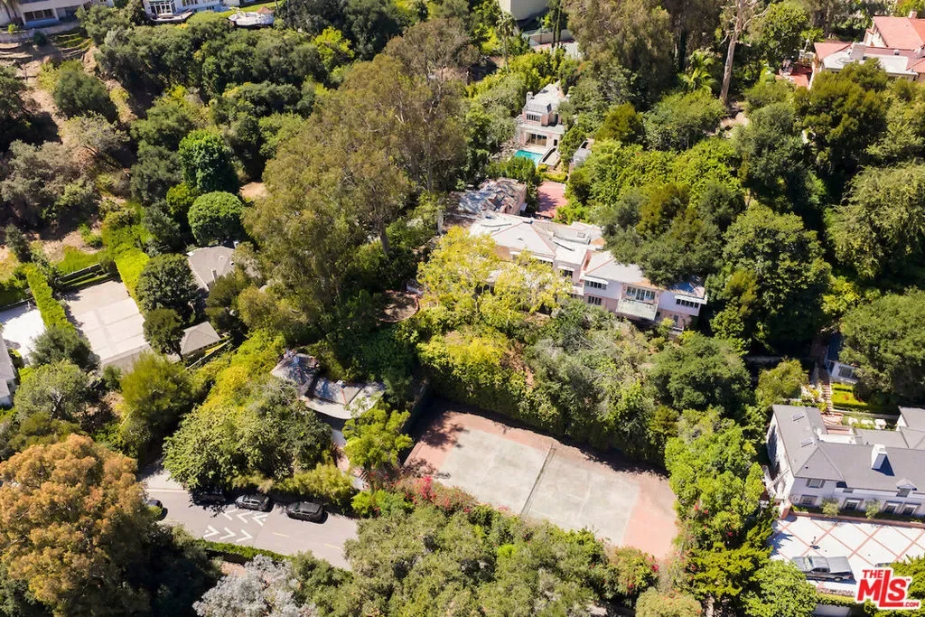 10934 Bellagio Road, Los Angeles, California, United States. - Photo 15
