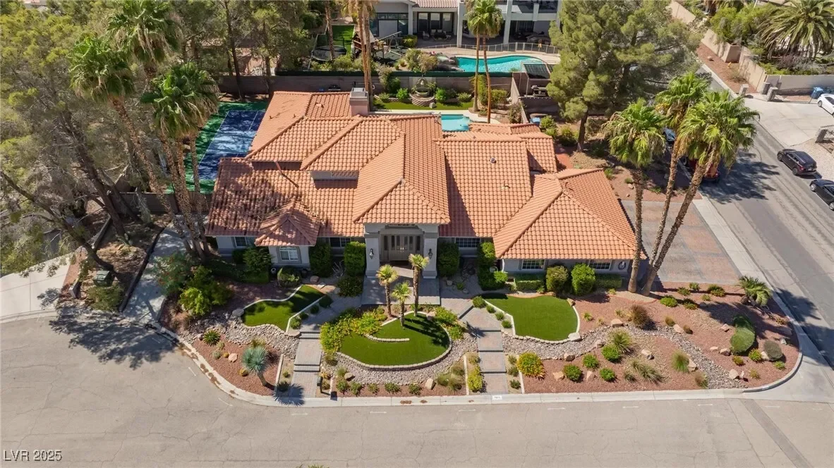 7471 Darby Avenue, Las Vegas, Nevada, United States. - Photo 25