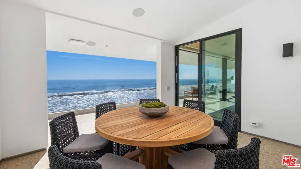 31388 Broad Beach Road, Malibu, California, United States. - Photo 9