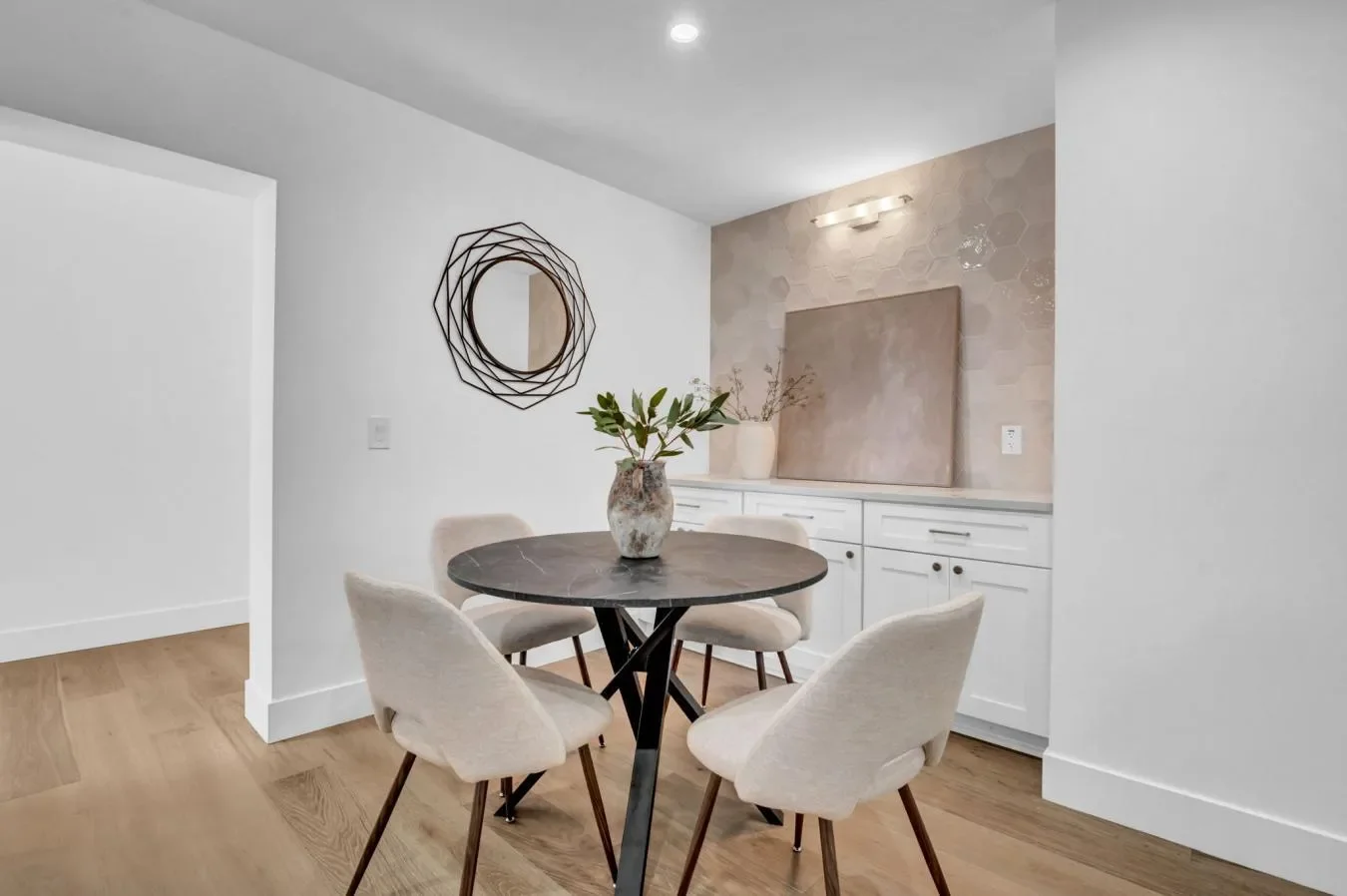 2126 E WATSON Drive, Tempe, Arizona, United States. - Photo 11