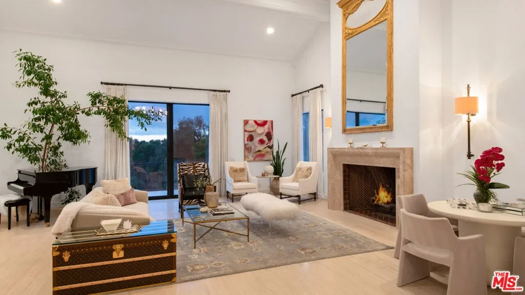 6110 Merritt Drive, Malibu, California, United States. - Photo 27