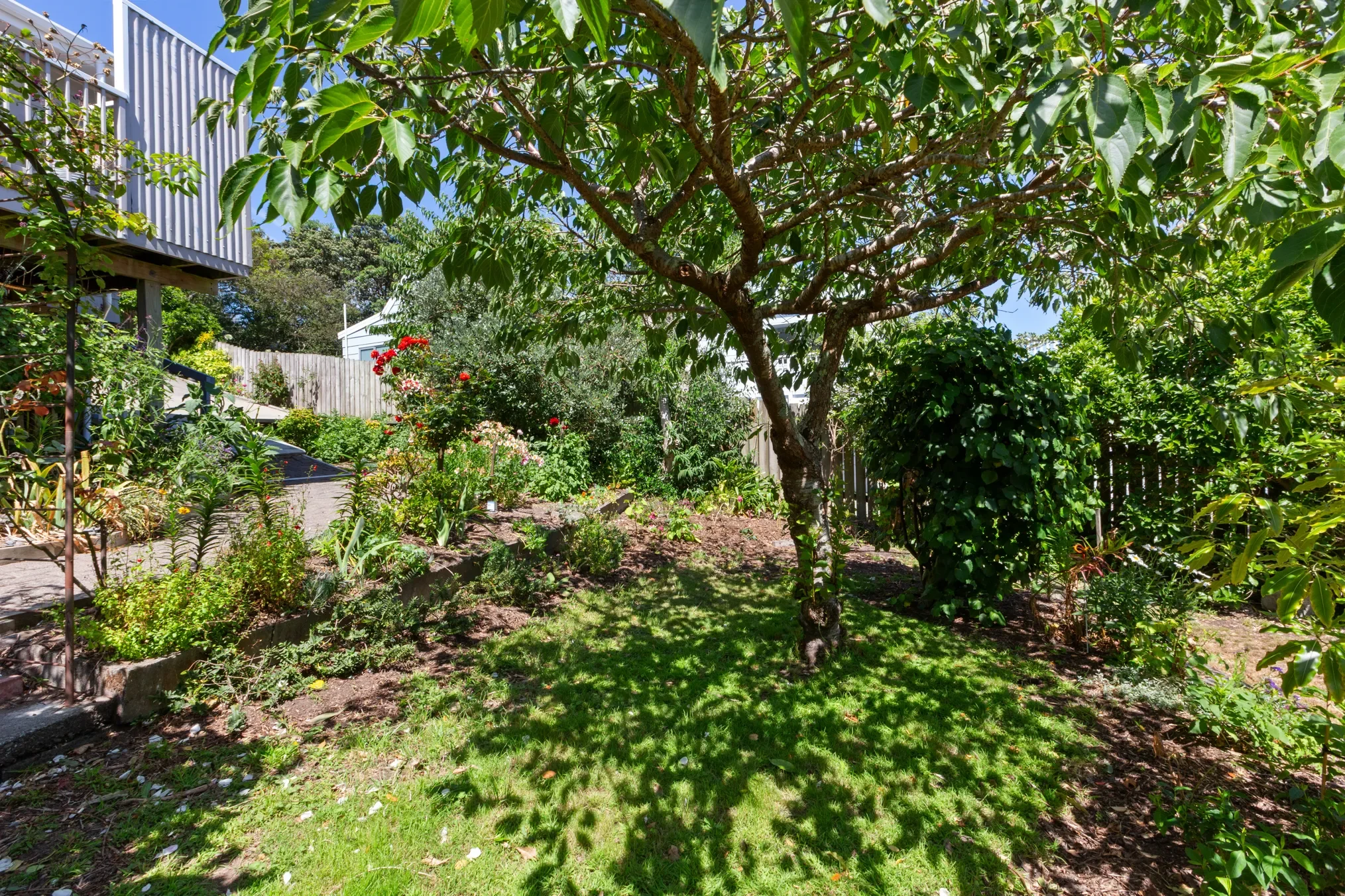 Exterior photo 5