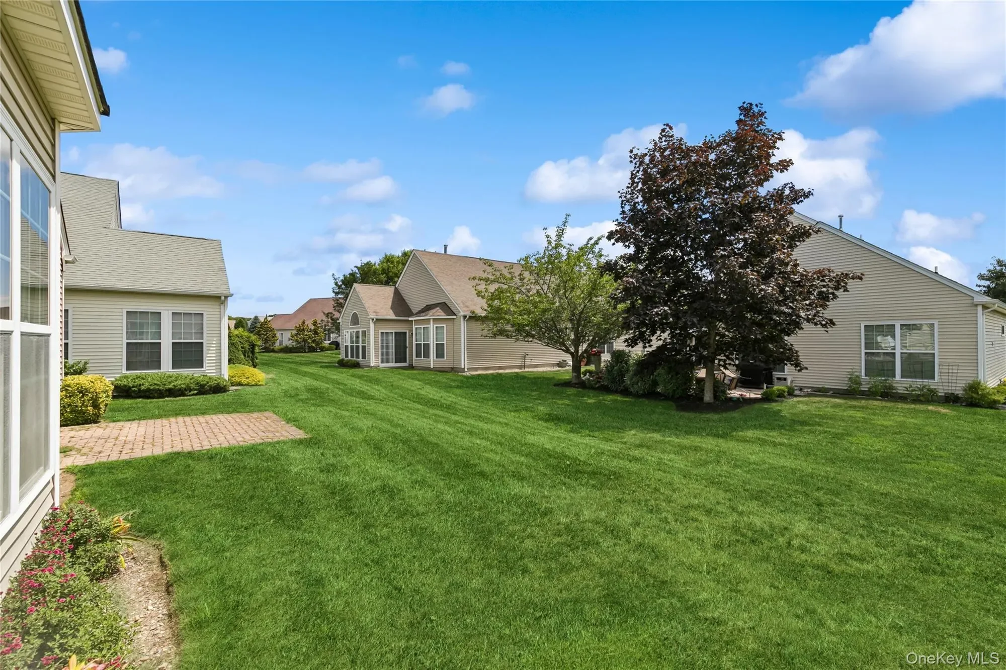 109 Louden Loop, Mount Sinai, New York, United States. - Photo 32
