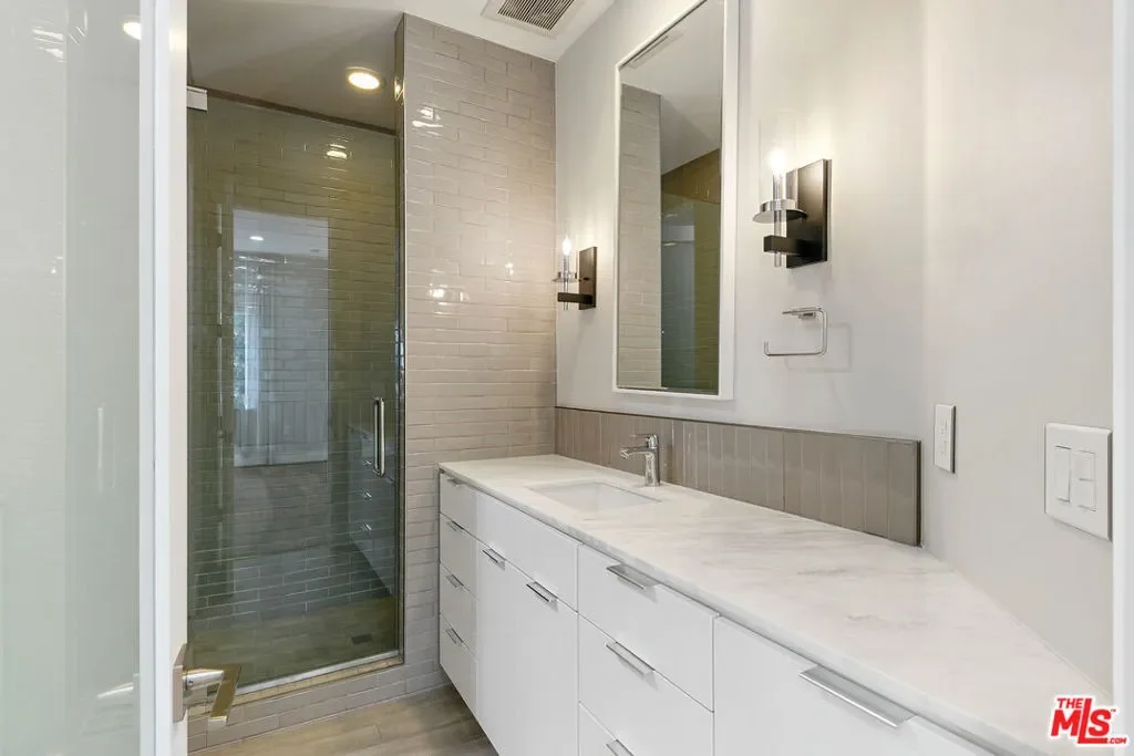 22065 Pacific Coast Highway 7, Malibu, California, United States. - Photo 44