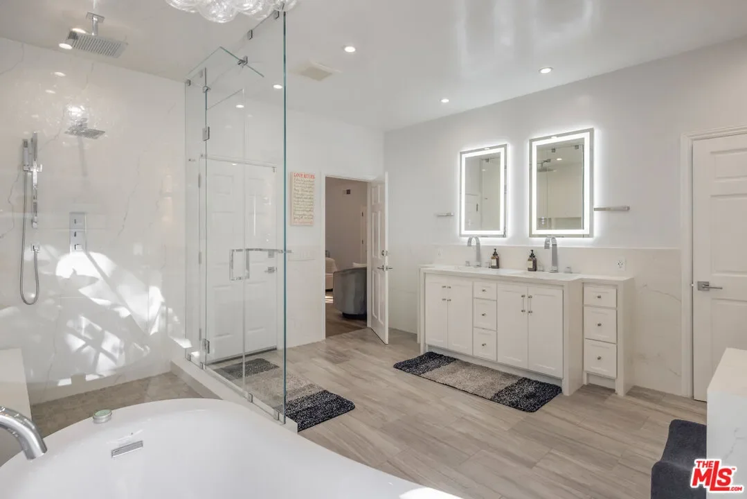 15916 Daniel Ln, Los Angeles, California, United States. - Photo 16