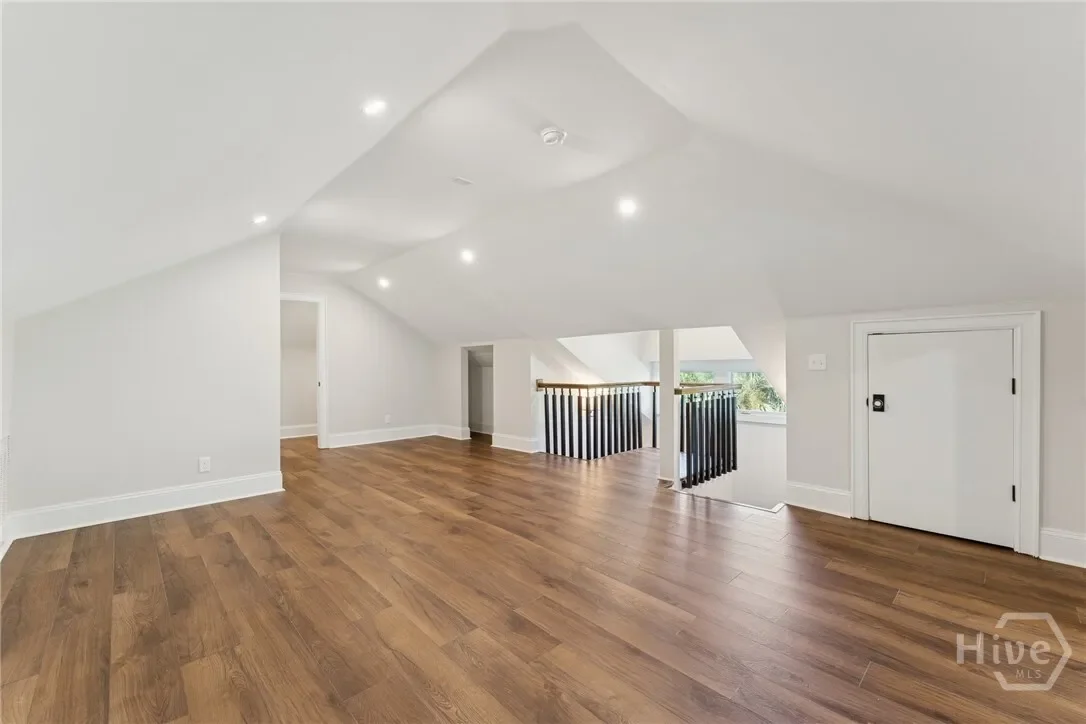 111 E 49th Street, Savannah, Georgia, United States. - Photo 42