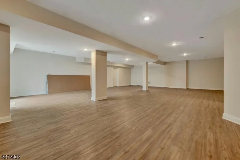 15 Roxbury Rd, Mahwah, New Jersey, United States. - Photo 36