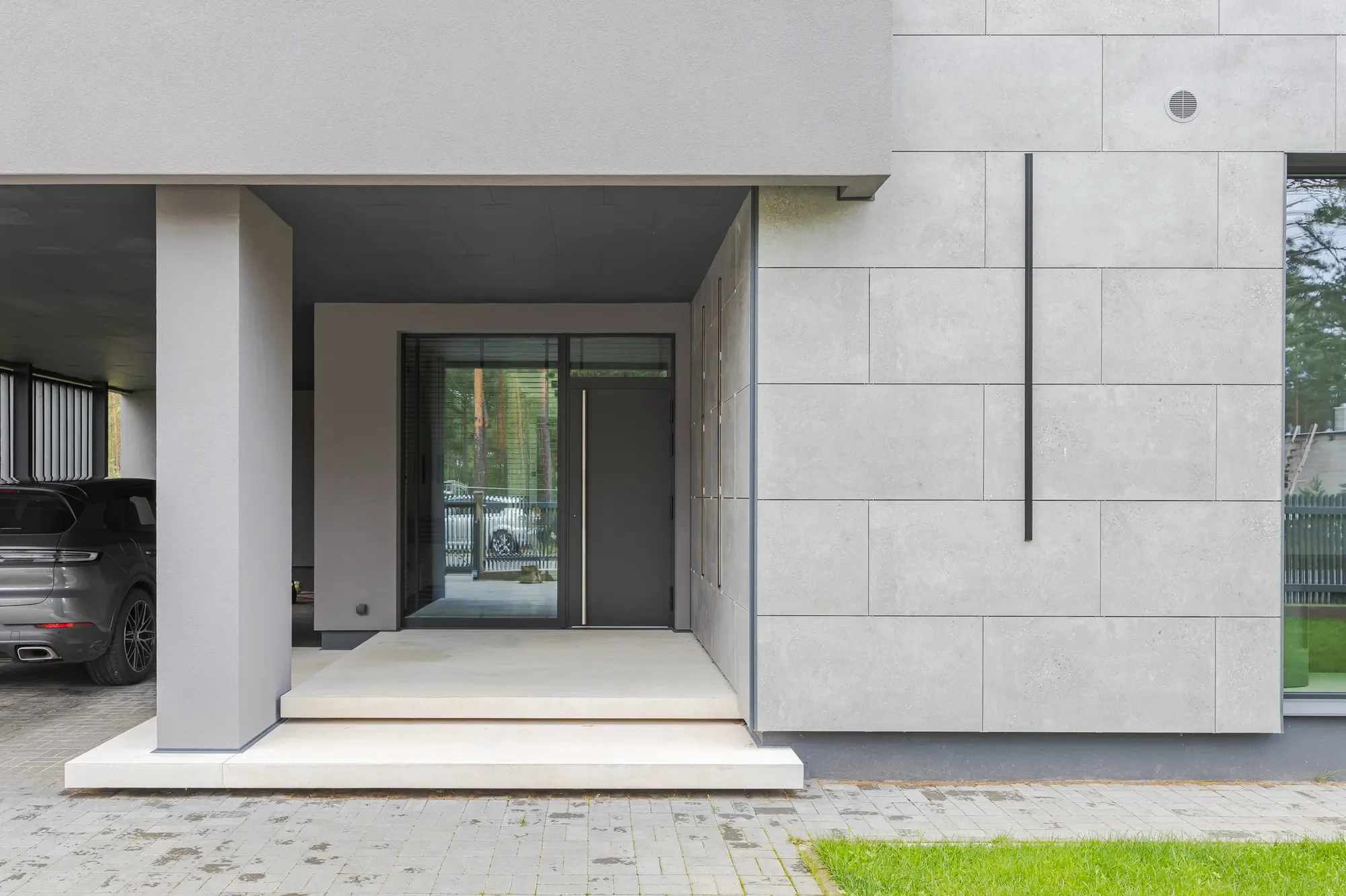 Exterior photo 4
