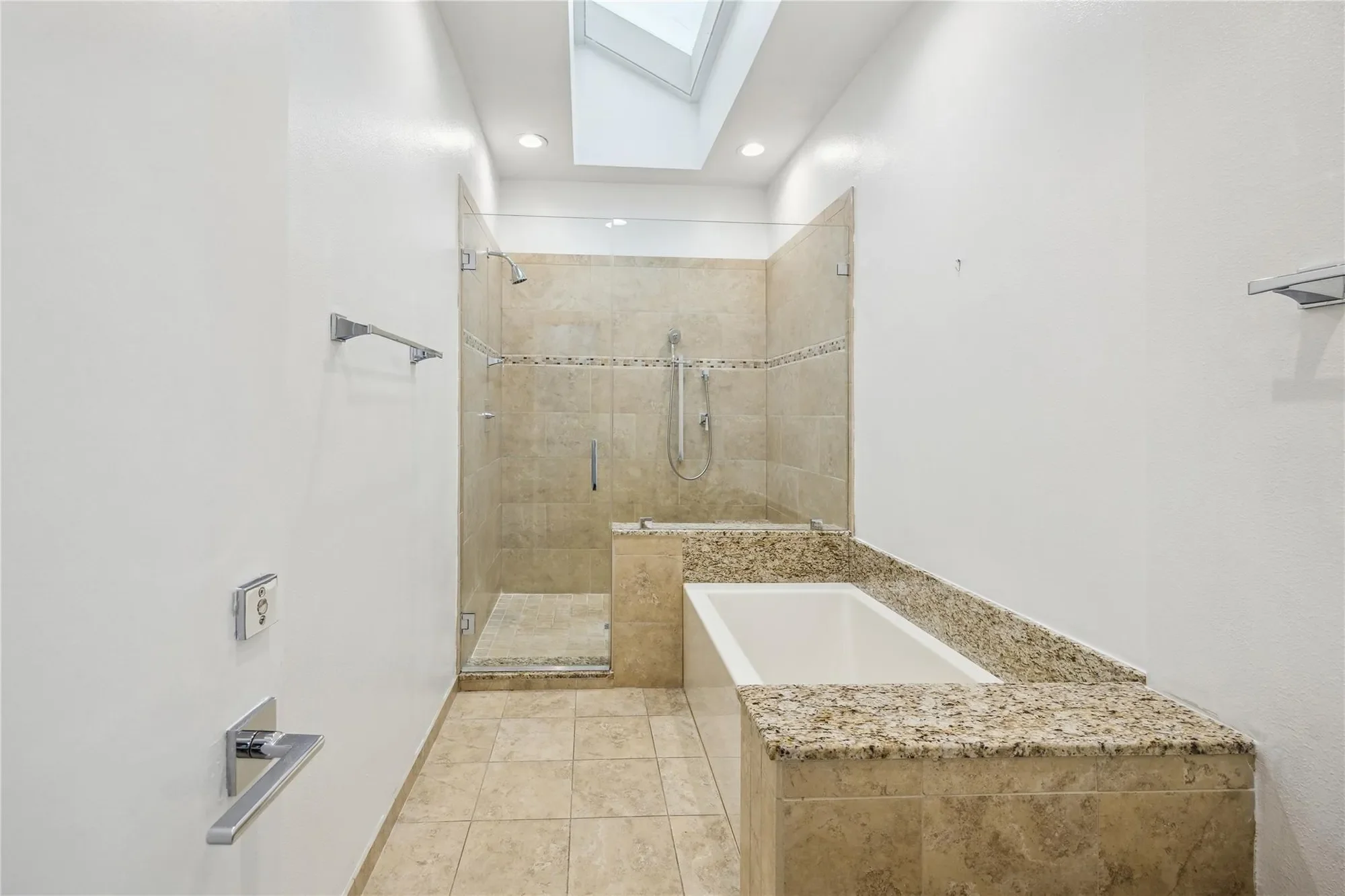 4 River Hollow Lane, Houston, Texas, United States. - Photo 8