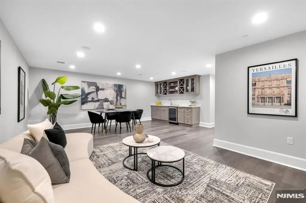 16 Gabriel Court #16, Paramus, New Jersey, United States. - Photo 25