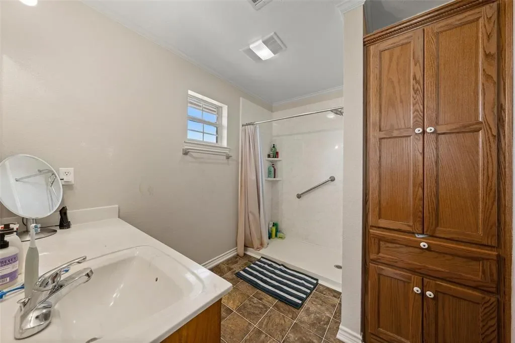 771 Hcr 2233, West, TX 76691, West, Texas, United States. - Photo 16