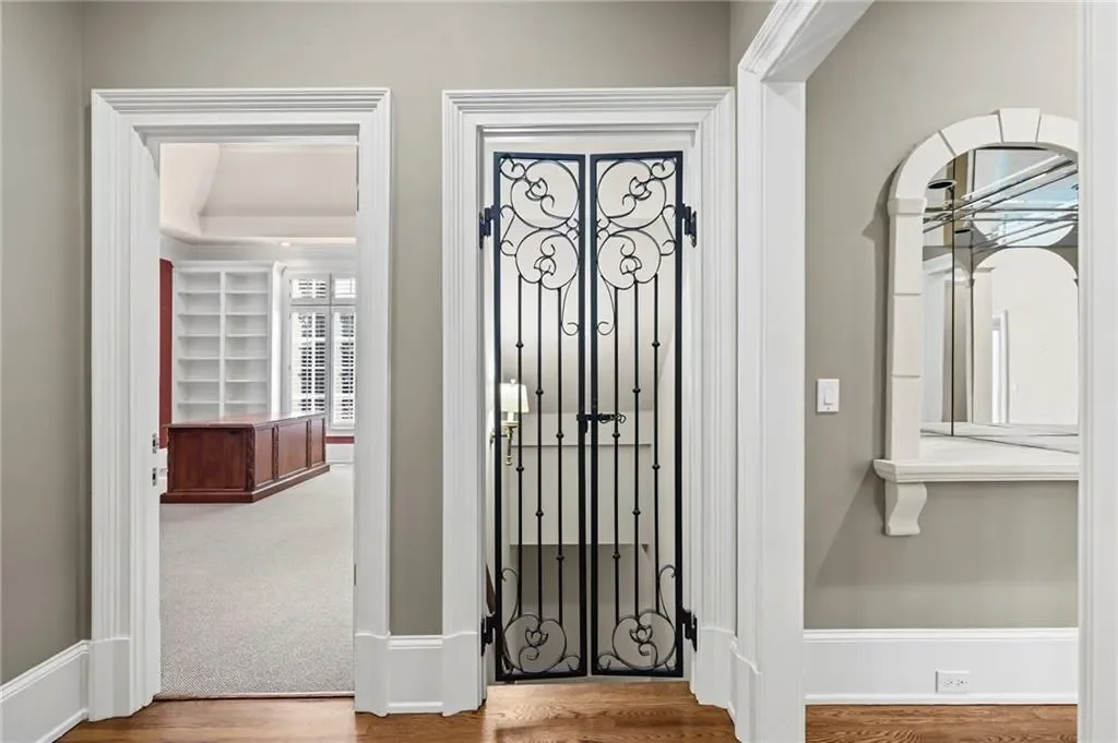 1655 Misty Oaks Drive, Atlanta, Georgia, United States. - Photo 20