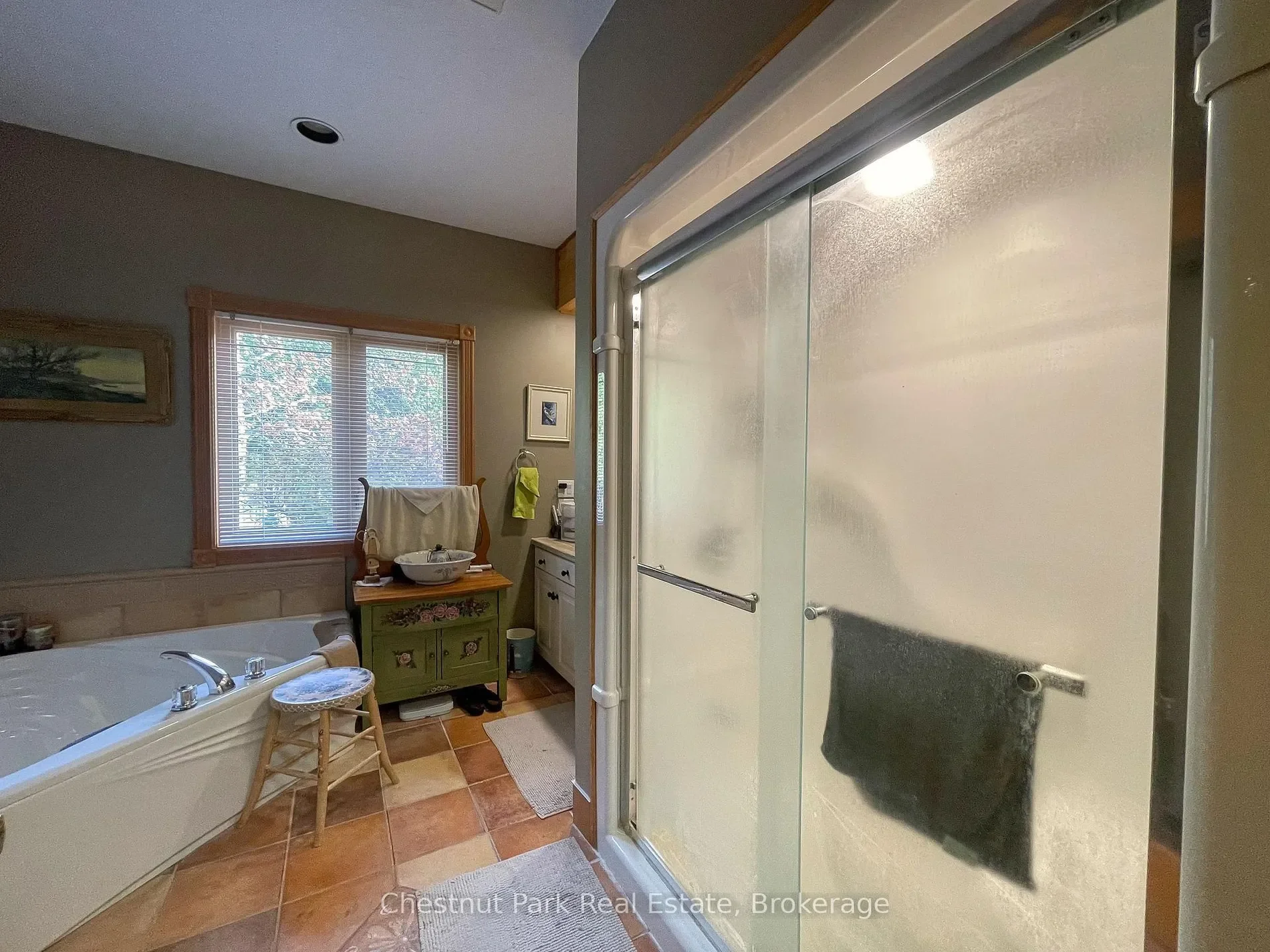 36 Cedar Drive, Mar, Ontario, Canada. - Photo 4