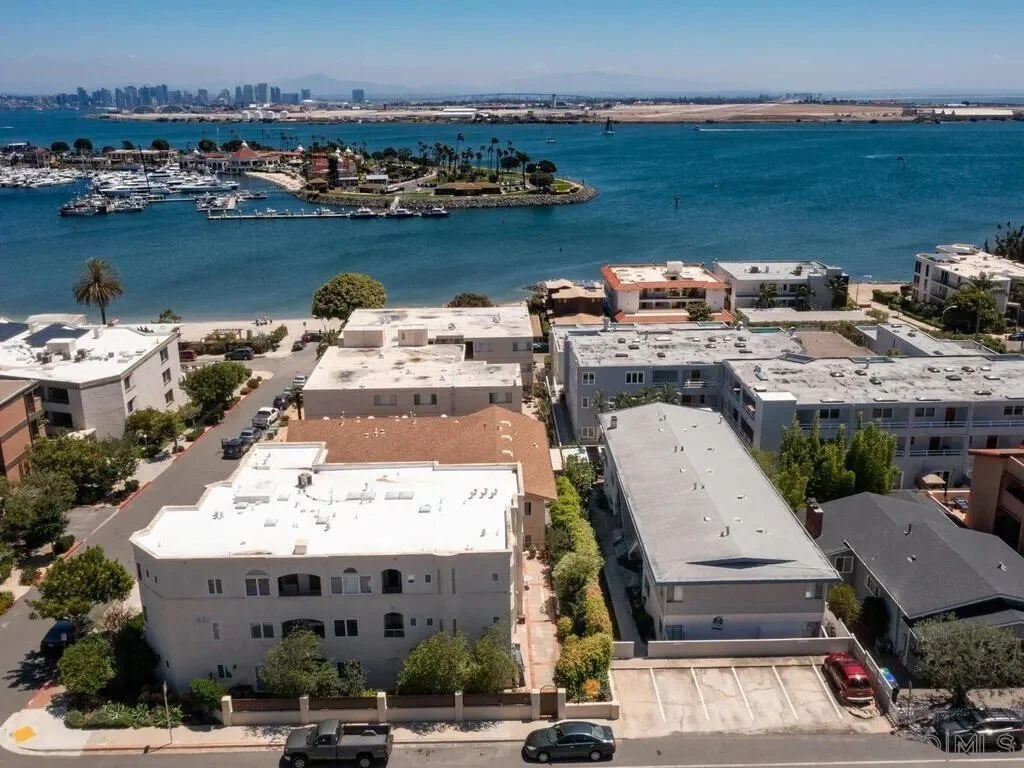 375-81 Rosecrans Street, San Diego, California, United States. - Photo 18