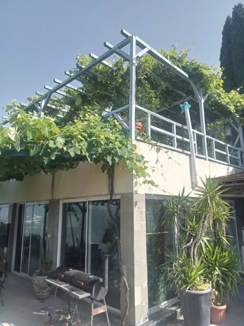 Exterior photo 9