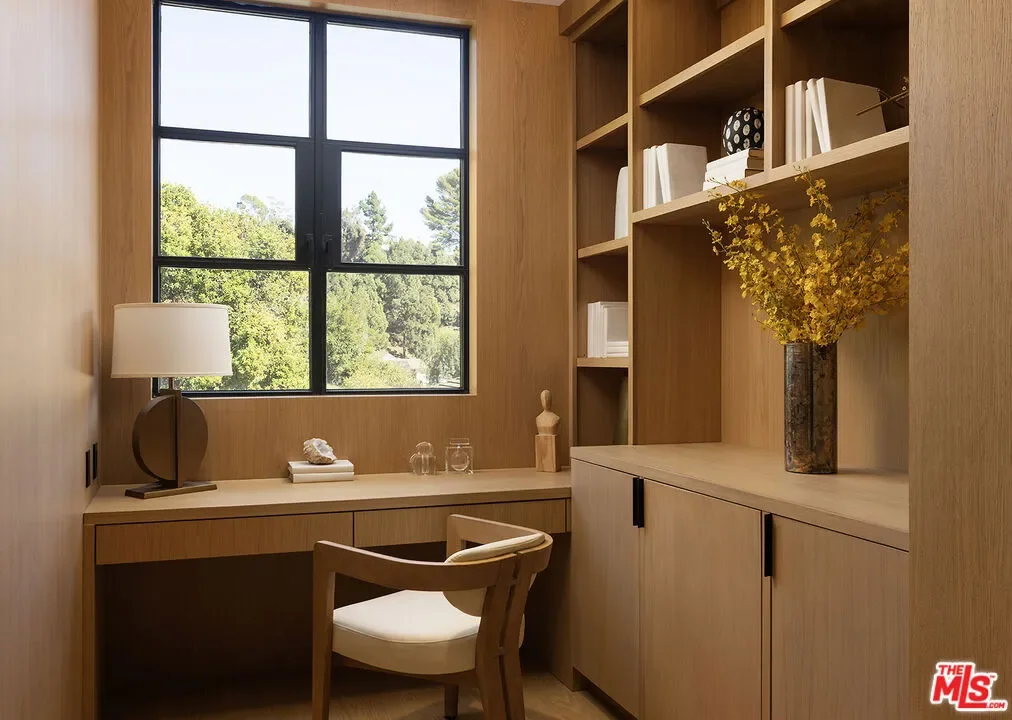 1165 Somera Road, Los Angeles, California, United States. - Photo 16