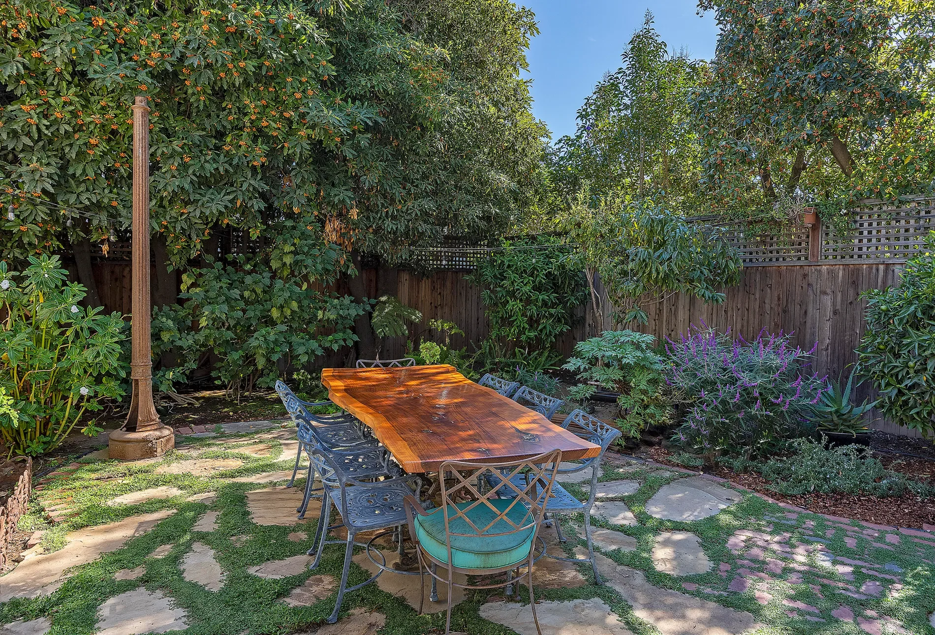 118 E Islay Street, Santa Barbara, California, United States. - Photo 13