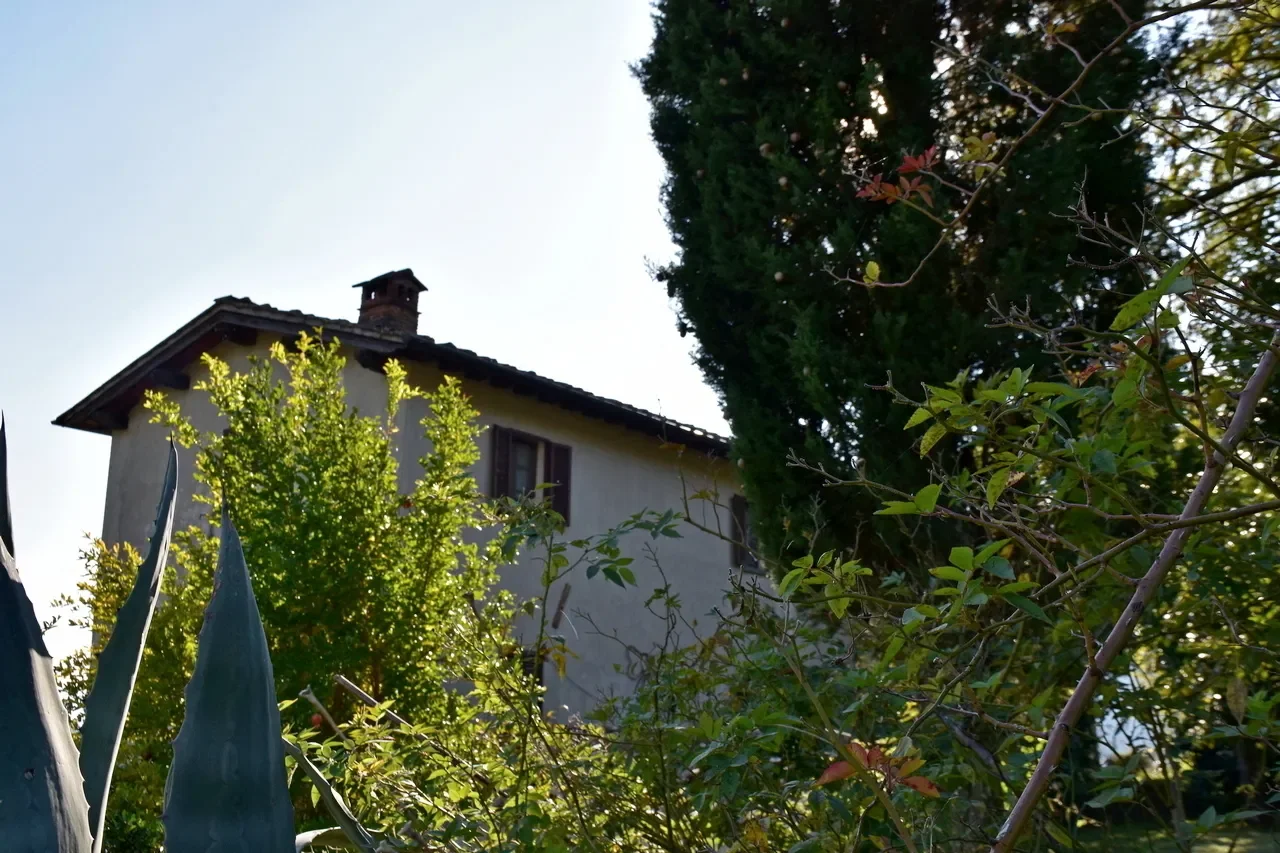 Exterior photo 1