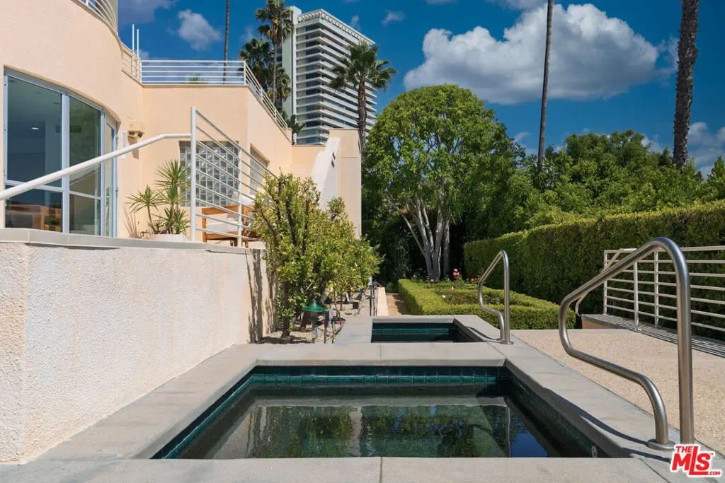 816 Monte Leon Drive, Beverly Hills, California, United States. - Photo 24