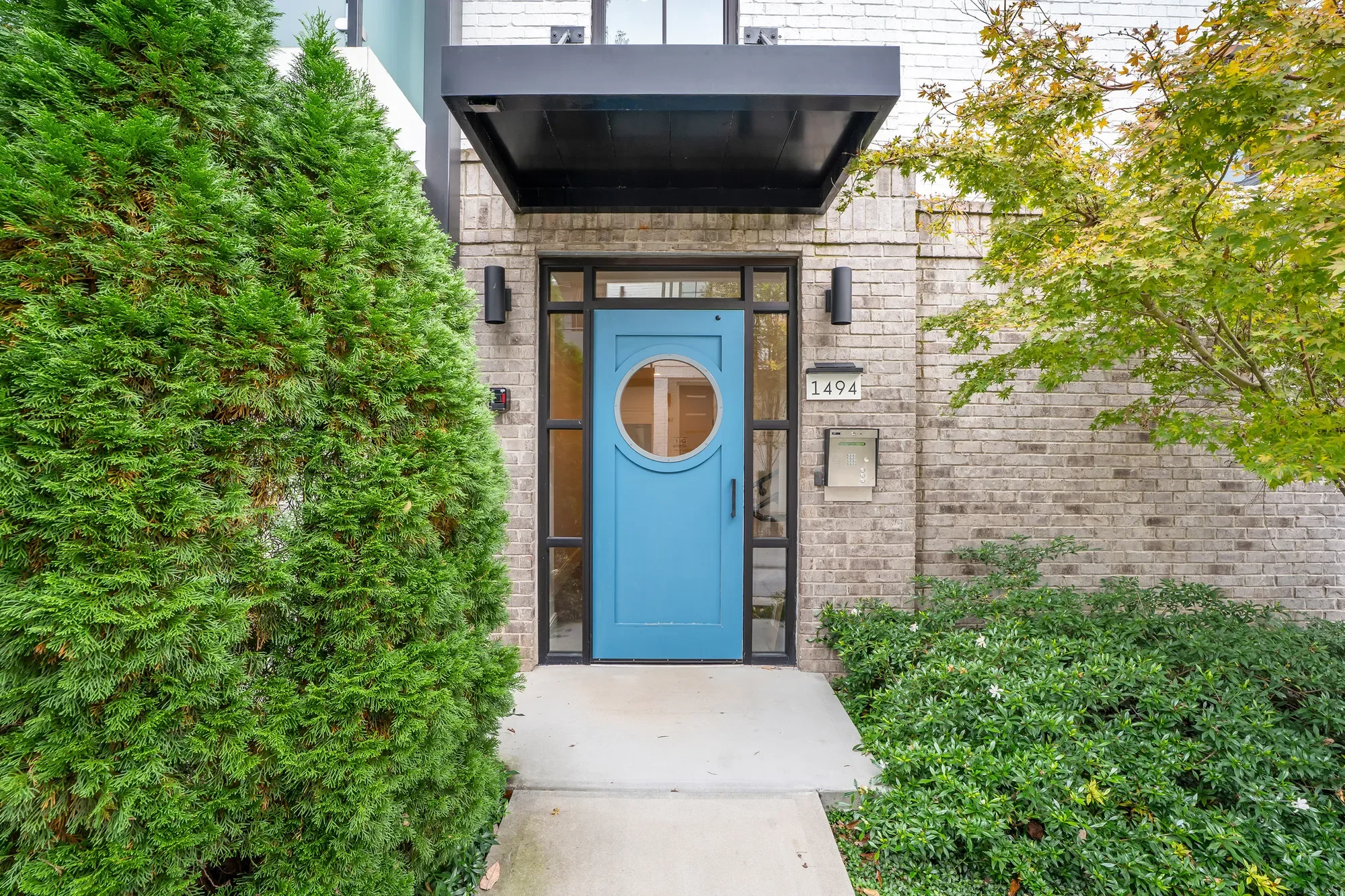 Exterior photo 2