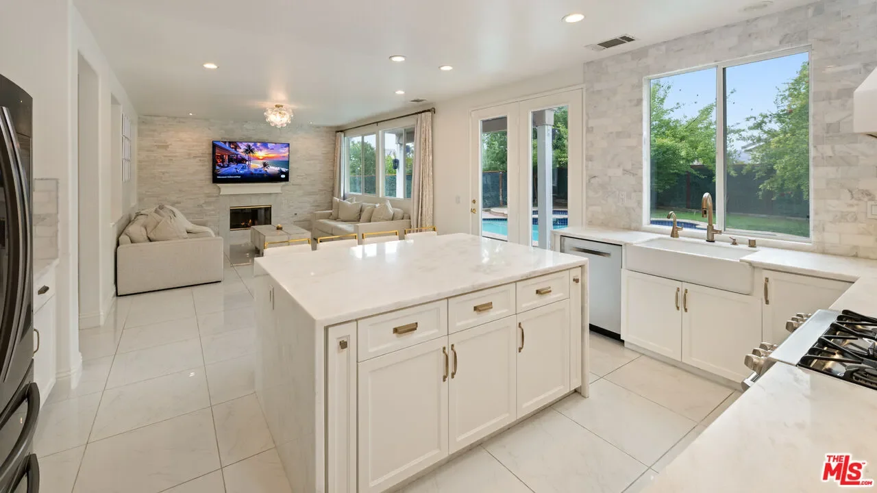 26518 Swan Ln, Santa Clarita, California, United States. - Photo 4