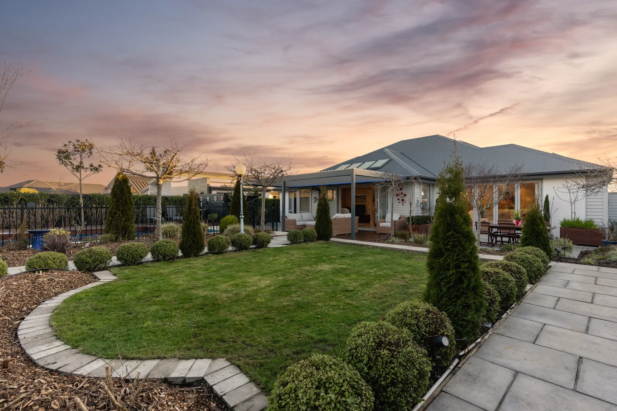 Exterior photo 9