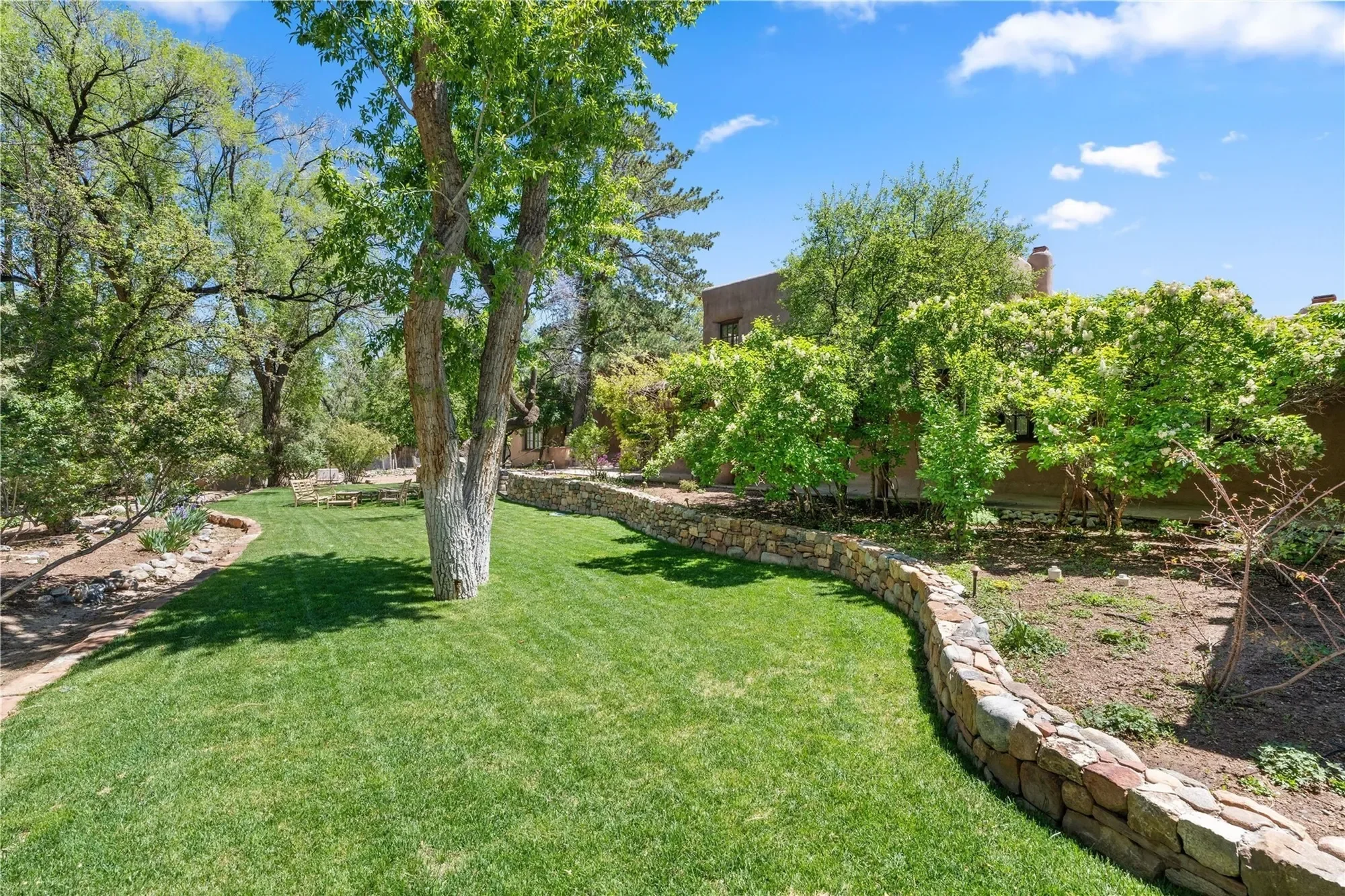 831 El Caminito , Santa Fe, NM 87505, Santa Fe, New Mexico, United States. - Photo 44