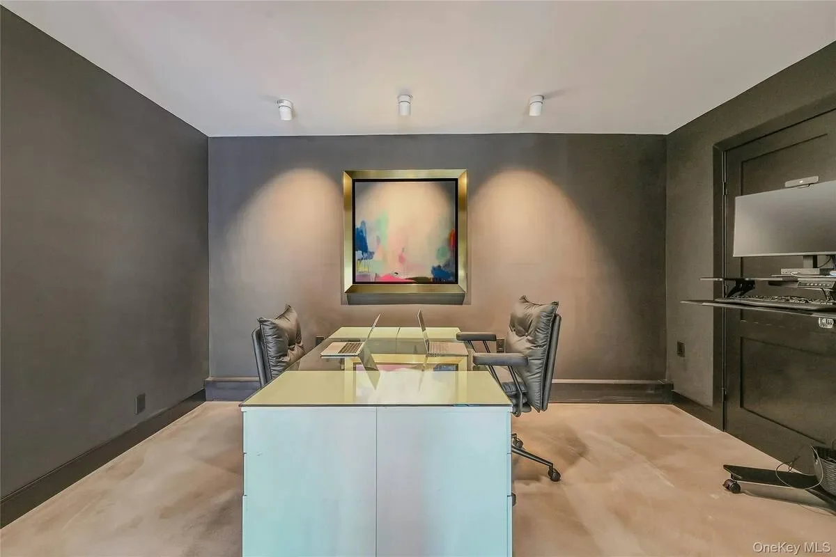 Gallery photo 10