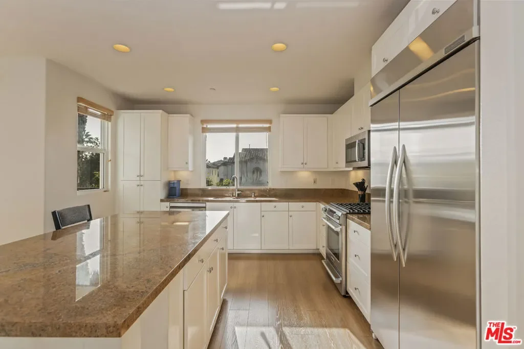 12887 Runway Road 3, Los Angeles, California, United States. - Photo 24